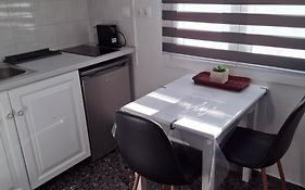 Flora Rooms & Apartments